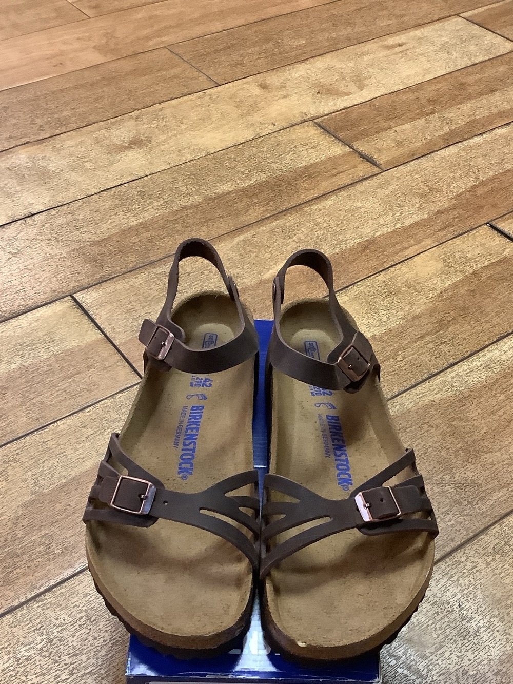 Women’s Bali habana leather never worn older style soft footbed